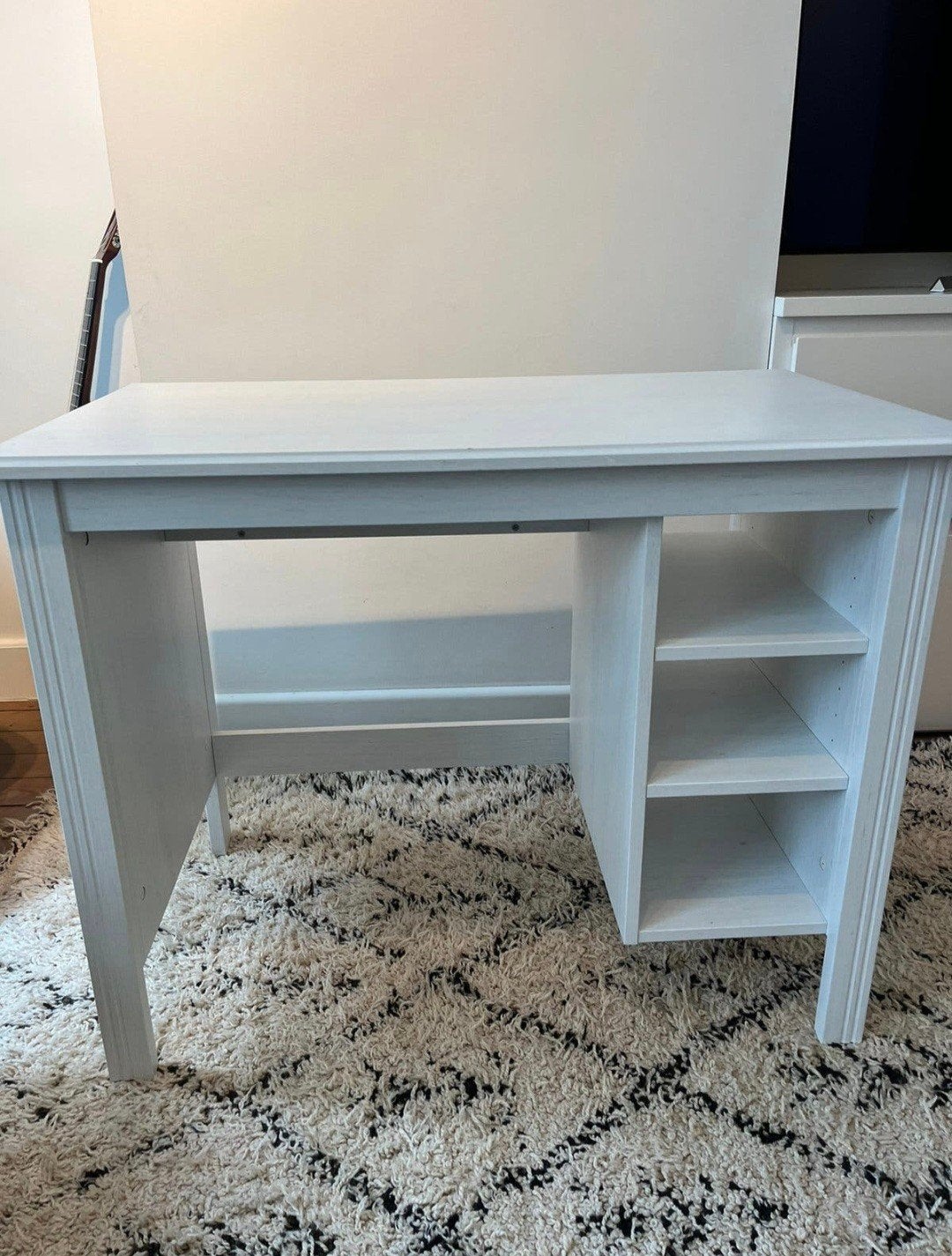 ikea bureau brusali, Enlèvement, IKEA