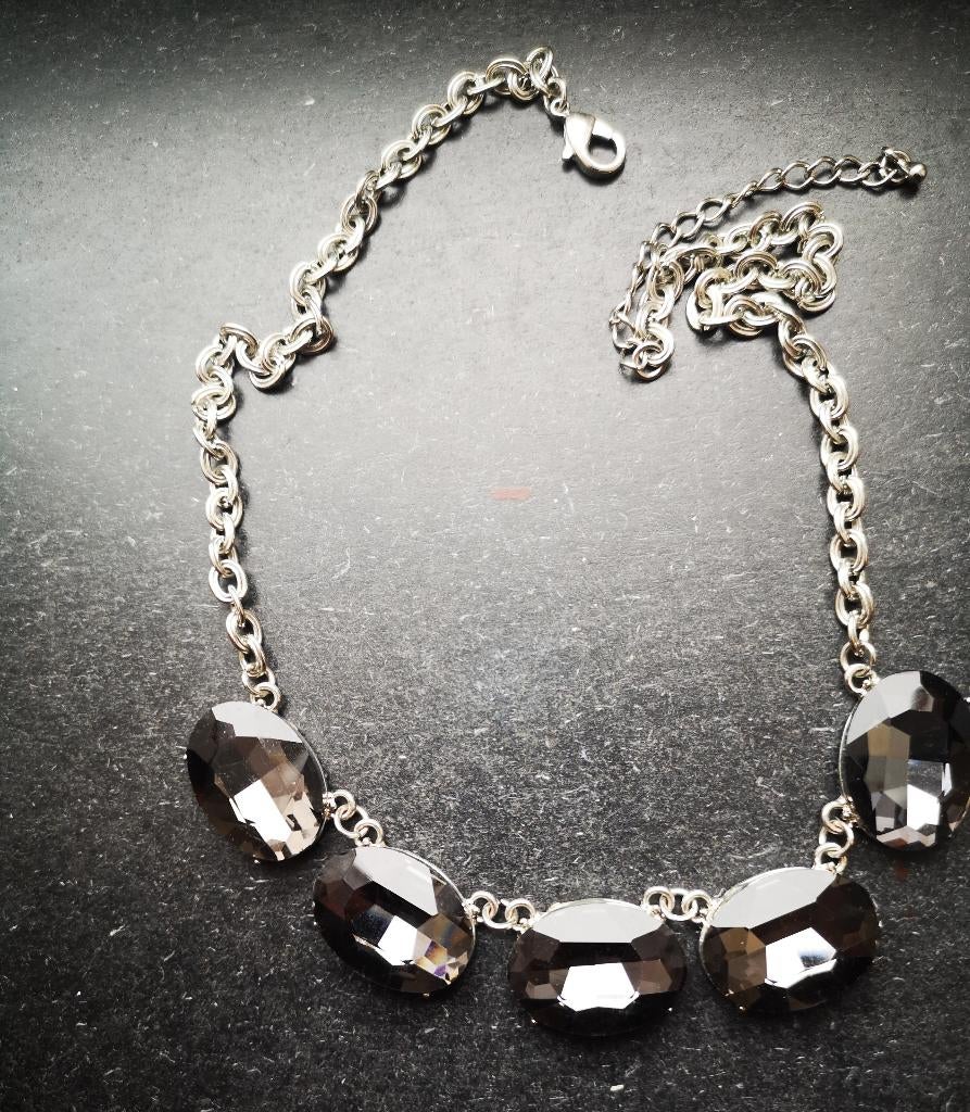Collier en perles de verre noires, Bijoux, Sacs & Beauté, Colliers, Enlèvement ou Envoi, Noir