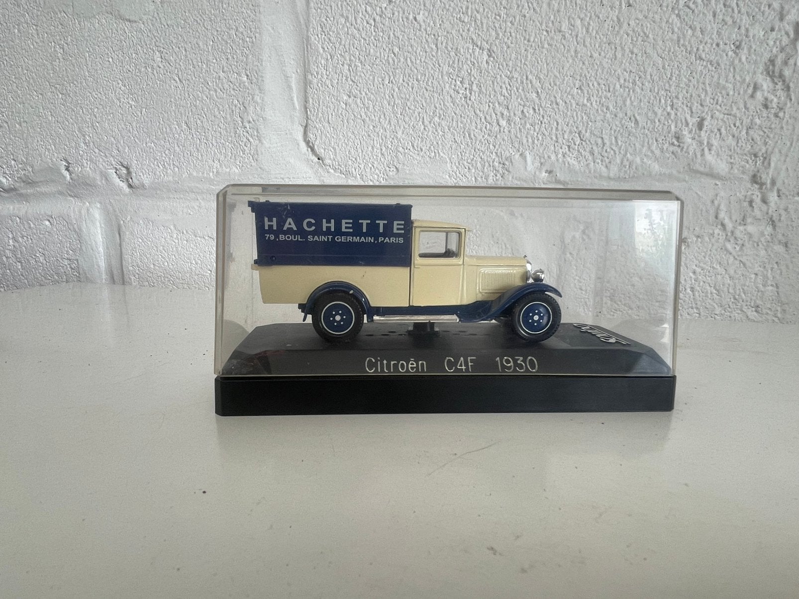 Solido Citroën C4F (1930) – Officiële Hachette Uitvoering, Hobby en Vrije tijd, Modelauto's | Overige schalen, Zo goed als nieuw