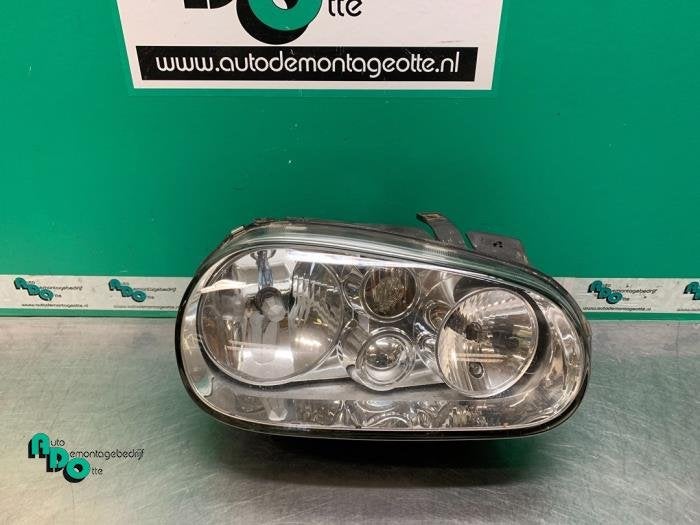 Phare droit d'un Volkswagen Golf (Golf 97-), Autos : Pièces & Accessoires, Volkswagen, -, 3 mois de garantie, Utilisé