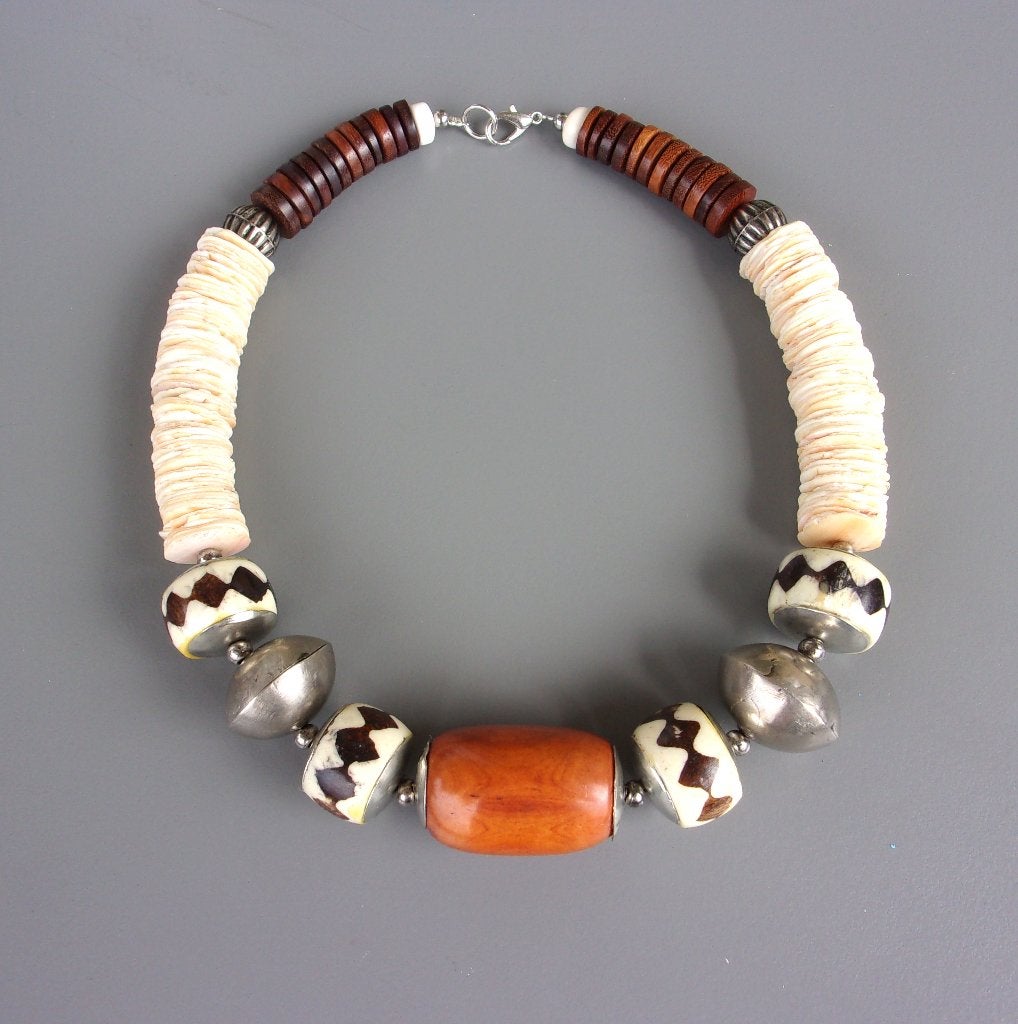 Afrikaanse halsketting voor dames in natuurlijke materialen, Handtassen en Accessoires, Kettingen, Ophalen of Verzenden, Nieuw