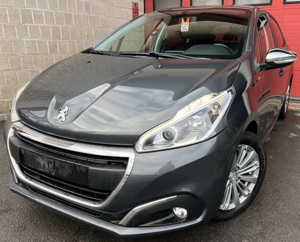 Peugeot 208 1.2i PureTech Style + CLIM + NAVI (bj 2017), Auto's, Peugeot, Bedrijf, Te koop, ABS, Airbags, Airconditioning, Automatische klimaatregeling
