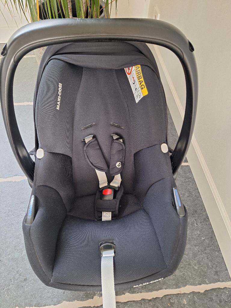 Maxi-Cosi (cabrio fix i-size) + beschermhoes + Easybase 2, Kinderen en Baby's, Ophalen, Autogordel of Isofix, Zo goed als nieuw