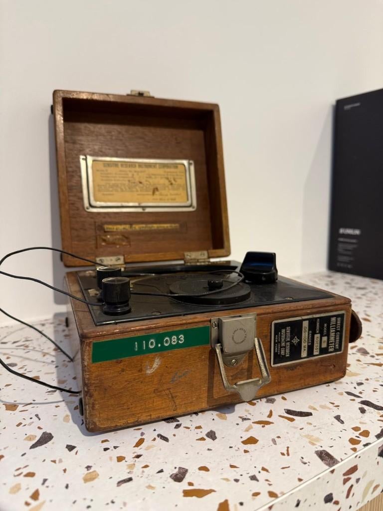 Vintage Direct Current Milliammeter (1954) - Originele kist, Antiek en Kunst, Ophalen