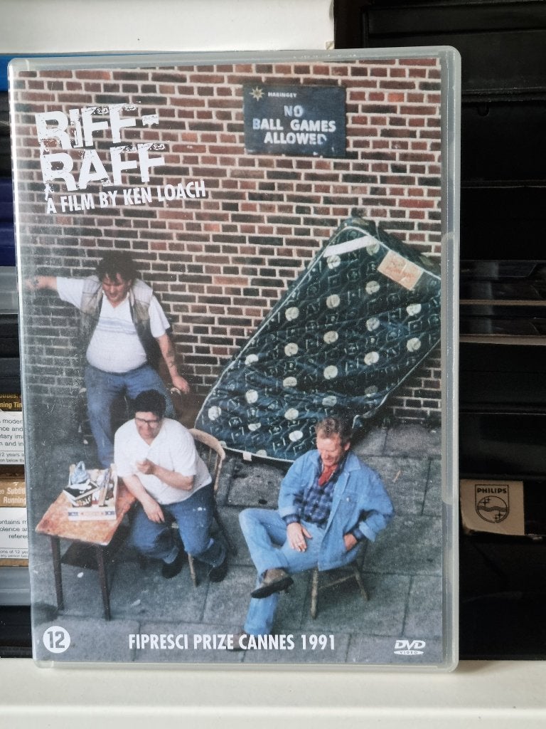 Riff - Raff, Ken Loah, Robert Carlyle, Emer McCourt, Ophalen of Verzenden