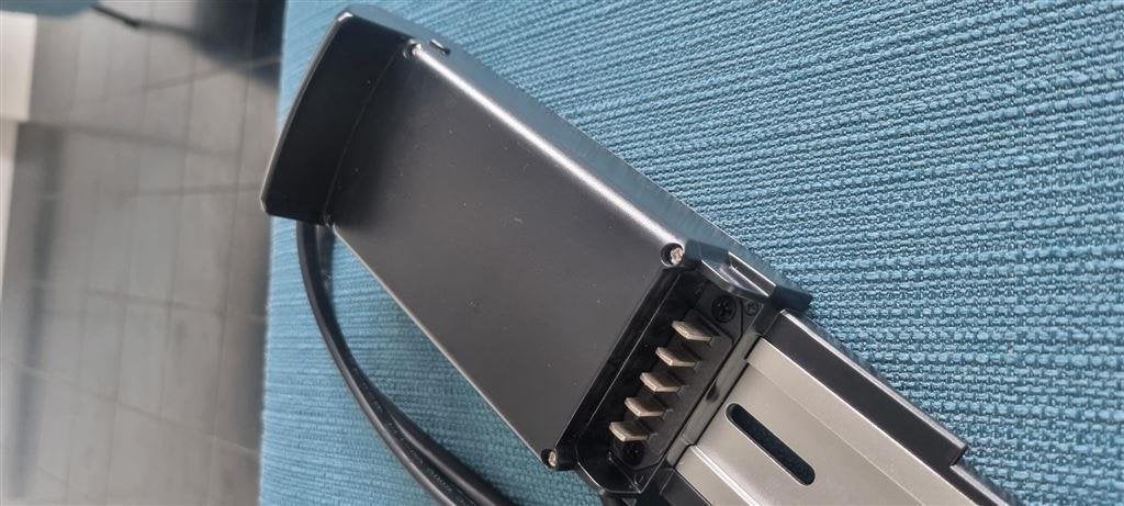 Orginele nieuwe accu houder/slee voor QM V20[Pro]/S20 Pro, Fietsen en Brommers, Ophalen of Verzenden, Nieuw