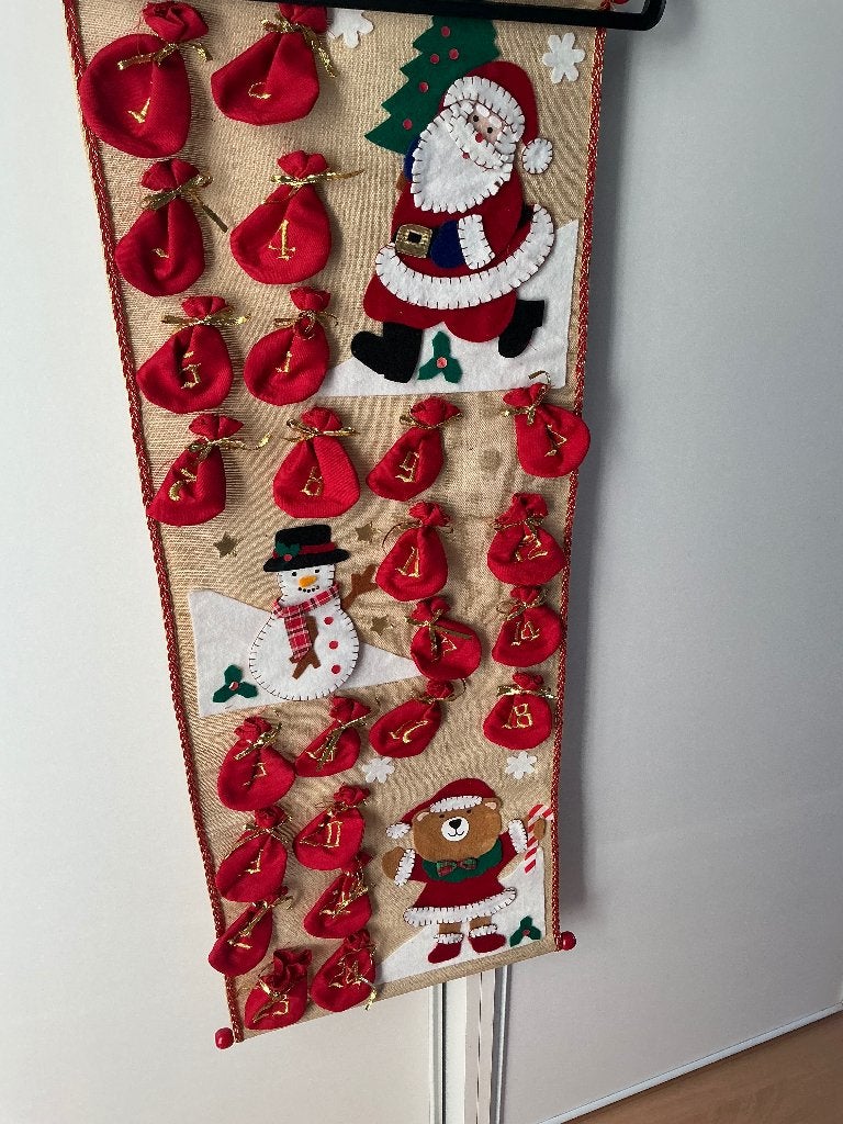 Magnifique calendrier tissu de  L AVENT 24 petits sacs neuf, Enlèvement ou Envoi, Neuf