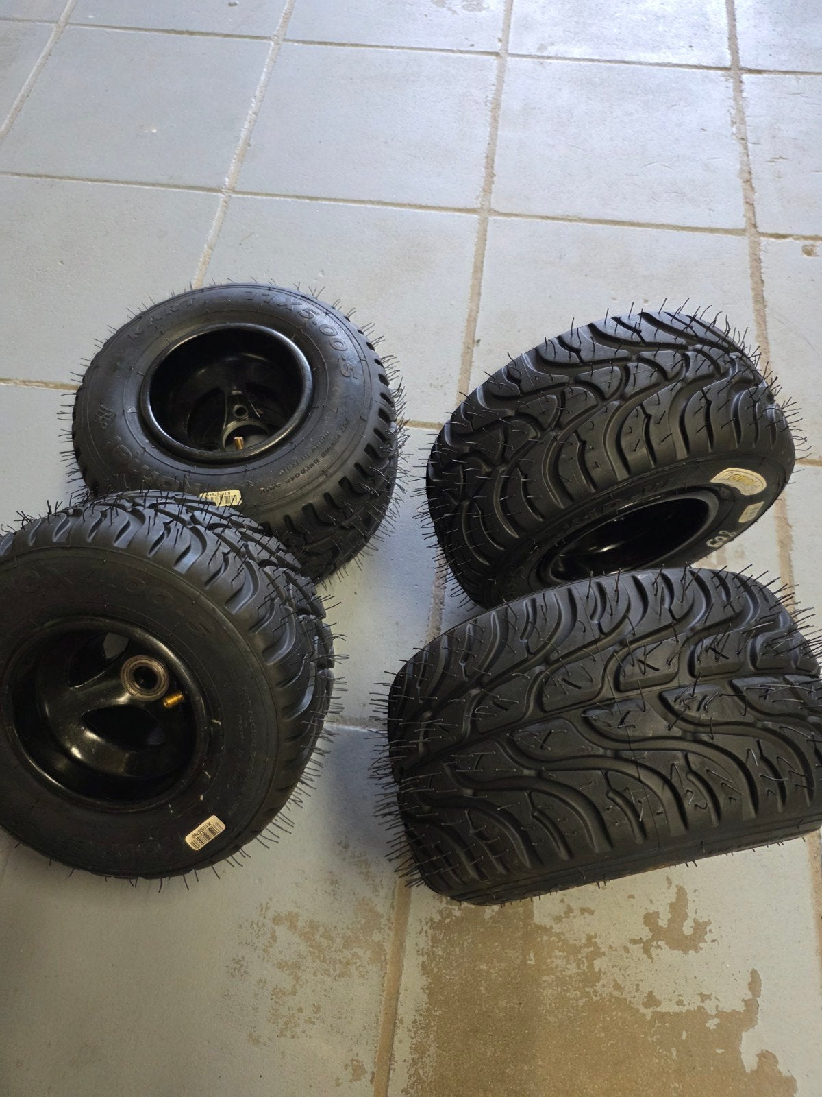 Pneus Komet K1W pluie NEUF + Jantes, Sports & Fitness, Karting, Enlèvement ou Envoi