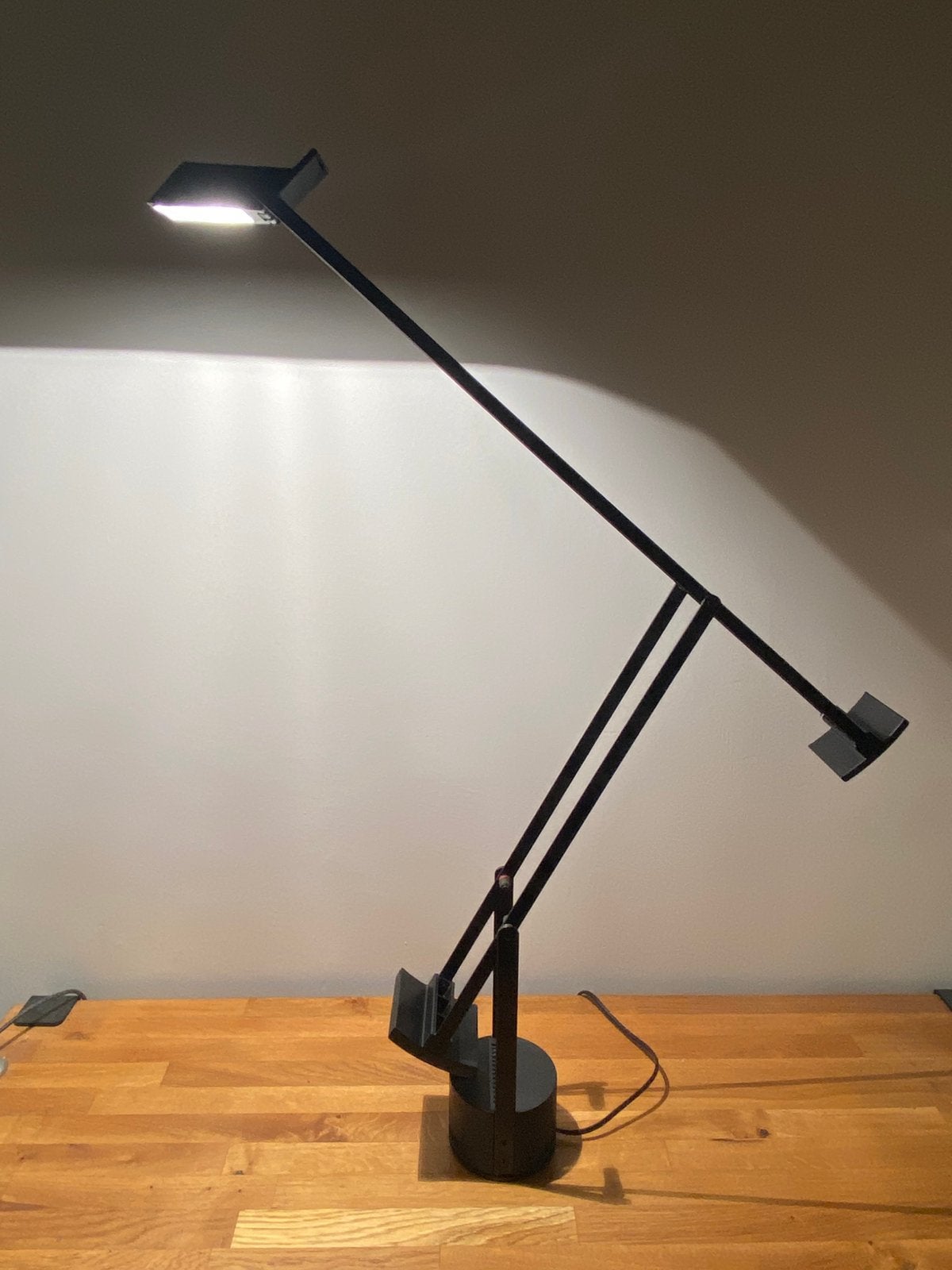 Lampe Artemide Tizio 50, R. Sapper, 1ere génération, 1970s, Ophalen, Bureaulamp, Gebruikt, Klassiek