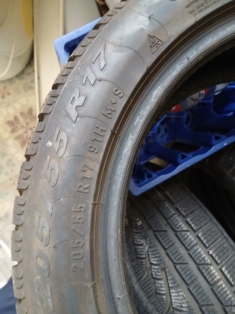 Pneus hiver Pirelli 225 55 17, Autos : Pièces & Accessoires, Pneus & Jantes, Pneus hiver, Véhicule de tourisme, Enlèvement, Utilisé