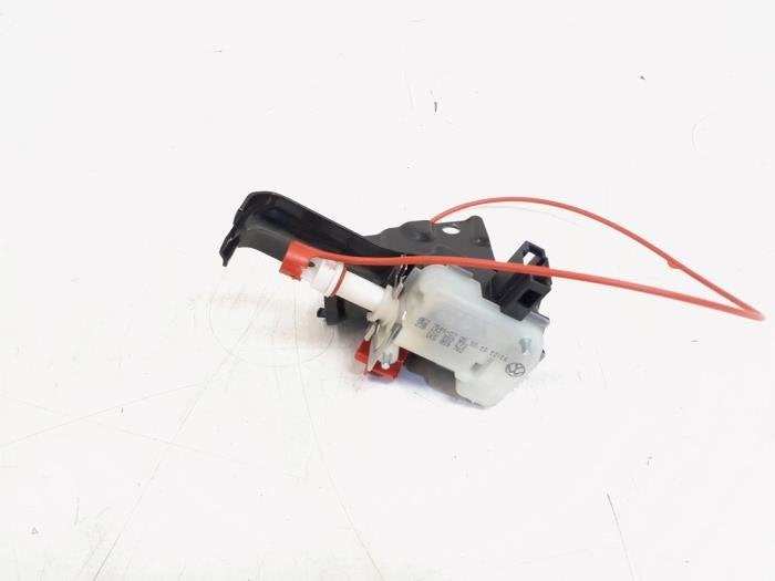 Moteur de verrouillage clapet réservoir d'un Audi TT, Autos : Pièces & Accessoires, -, 3 mois de garantie, Audi, Utilisé