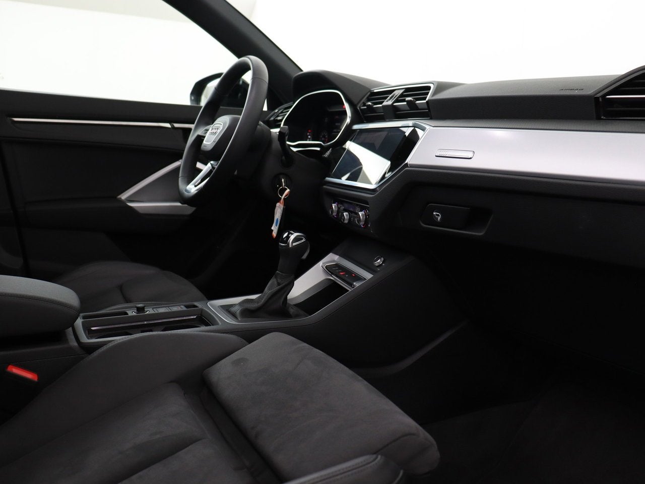 Audi Q3 S-Line 35 TFSI 150 PK S-tronic - Trekhaak - Panorami, Auto's, Automaat, Zwart, 153 g/km, SUV of Terreinwagen