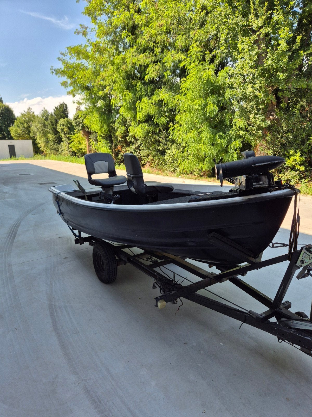 Nette visboot met 15pk motor, Watersport en Boten, Ophalen, Trailer