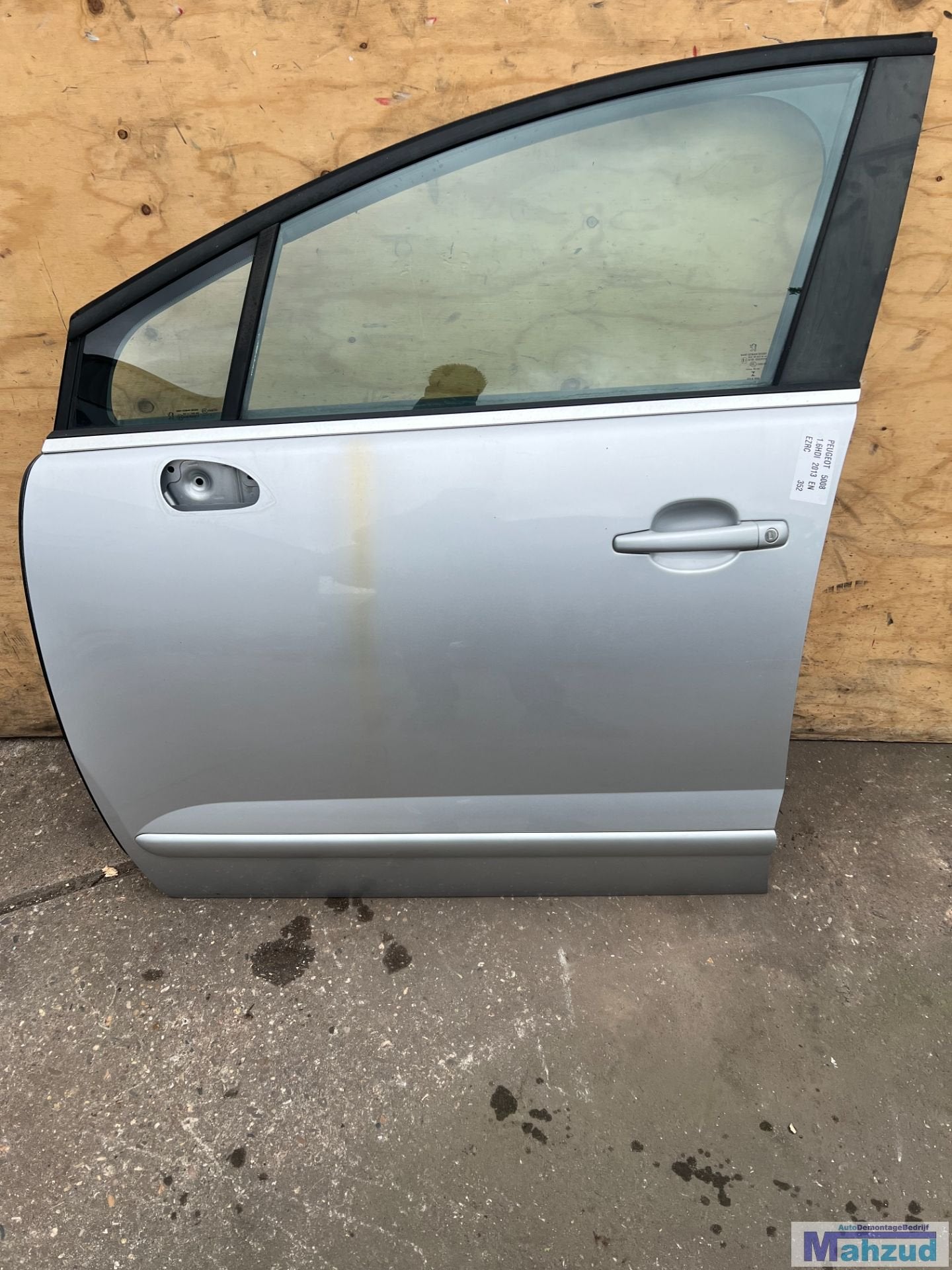PEUGEOT 5008 1 Argent EZRC Porte avant gauche 2009-2015, Taurusavenue 1
2132 LS  Hoofddorp, NL, Contact.group@renault.com, Stellantis N.V.
