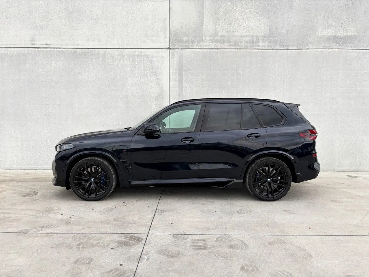 BMW X5 50e | xDrive | M-Pack | Leasing (bj 2023, automaat), Auto's, BMW, Automaat, Gebruikt, Lichtsensor, Zwart
