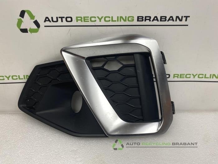 Pare-chocs grille d'un Audi A4, -, 3 mois de garantie, Utilisé, -
