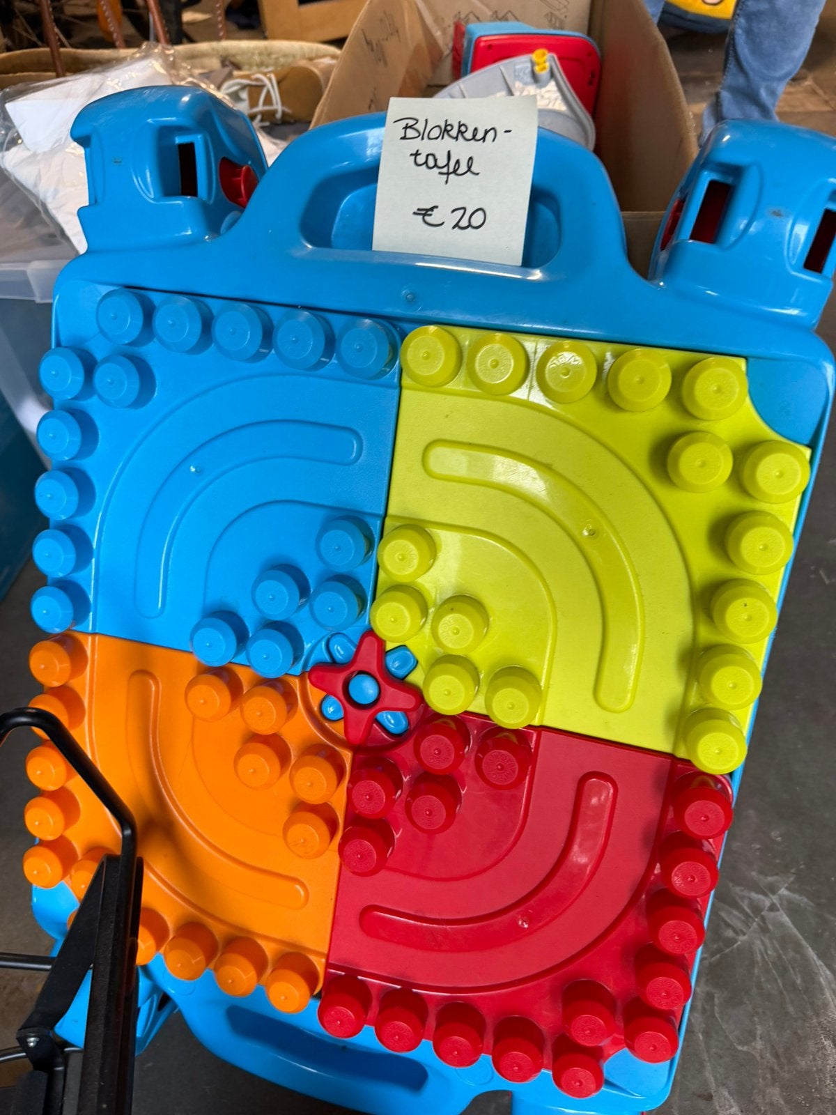 Blokkentafel, Ophalen, Zo goed als nieuw