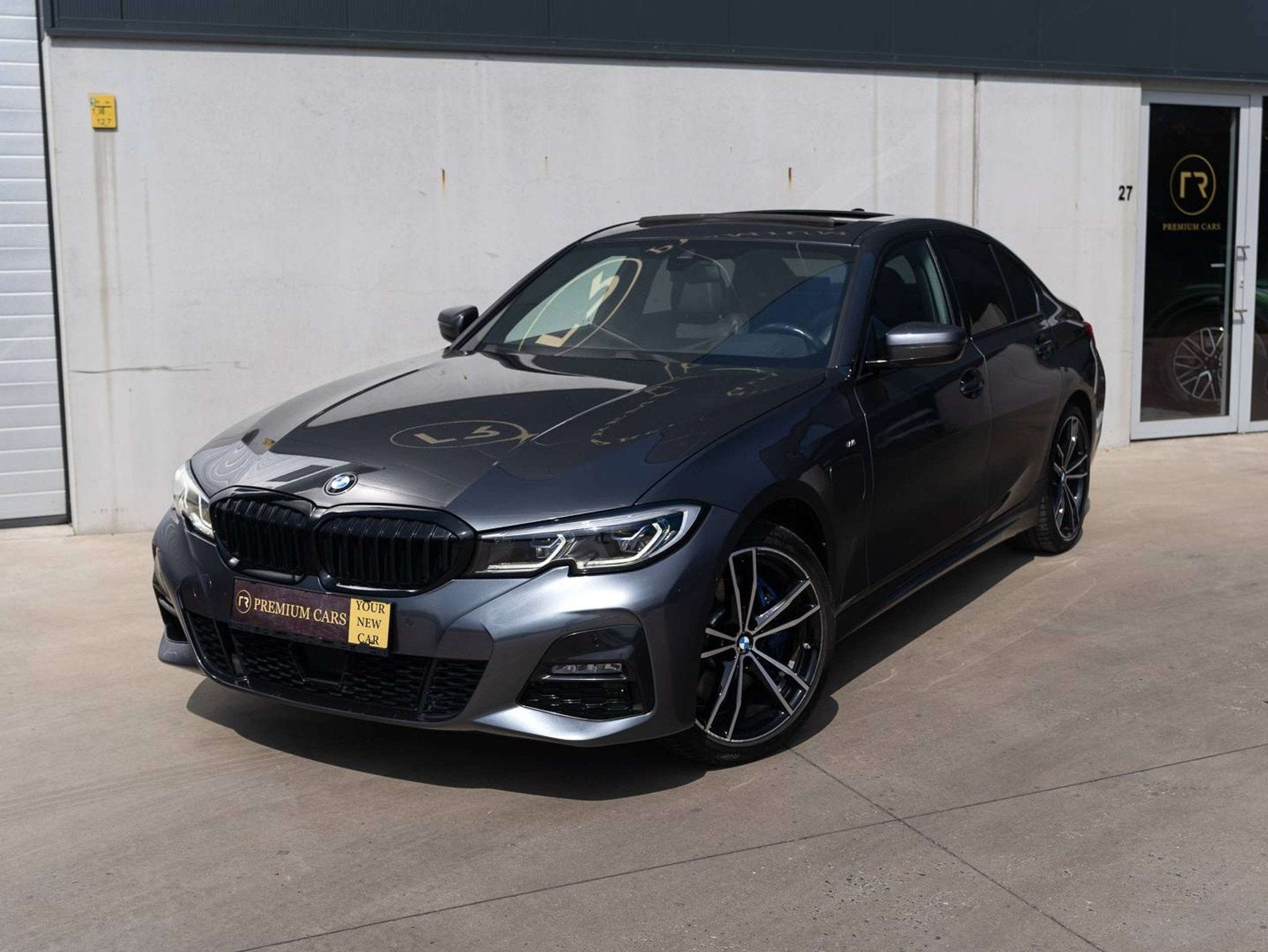 BMW 3 Serie 330 e l PHEV l M-Pack l Sunroof l H/K l Shadow l, Auto's, Automaat, 4 cilinders, 35 g/km, Leder