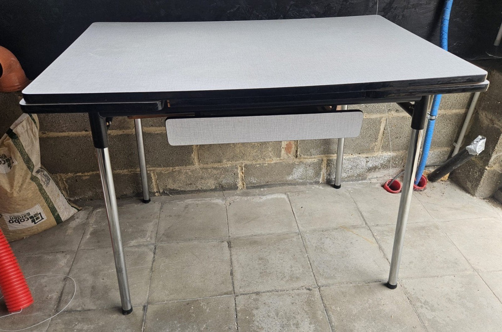 table vintage en formica, Maison & Meubles, Enlèvement