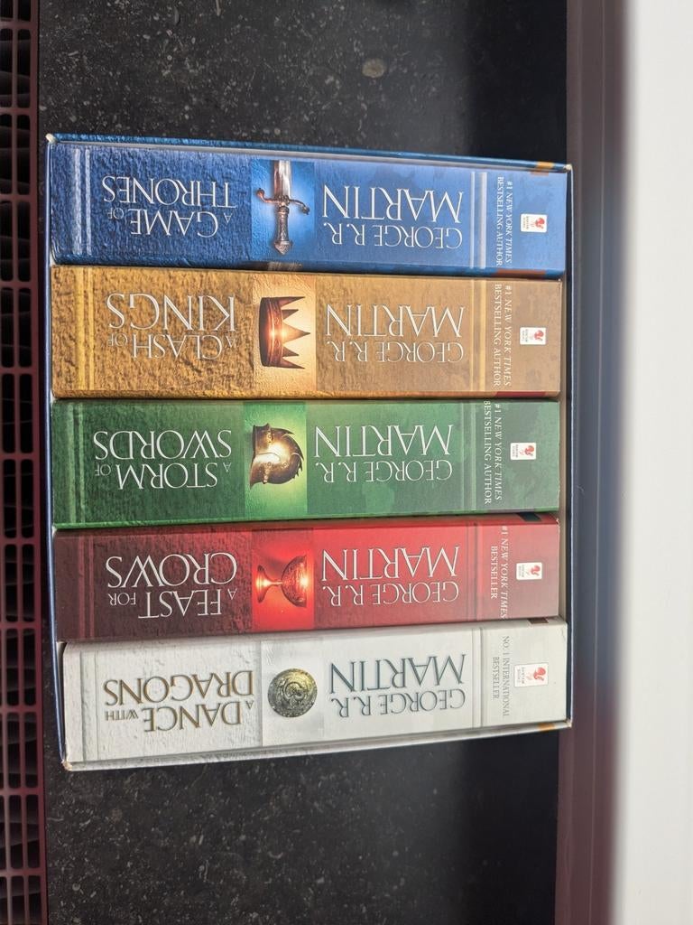 Game of Thrones - A song of ice and fire boekenset, Boeken, Ophalen of Verzenden, Zo goed als nieuw, George RR Martin, Complete serie