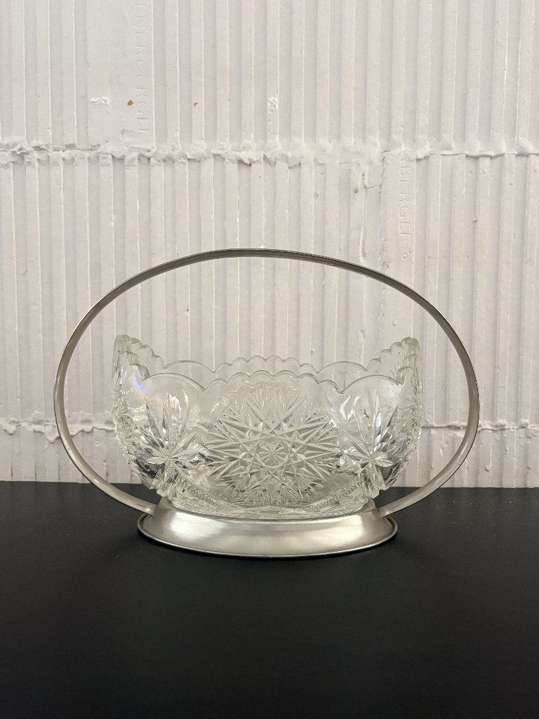 Ancienne corbeille / coupe ovale en verre moulé, Antiquités & Art, Envoi