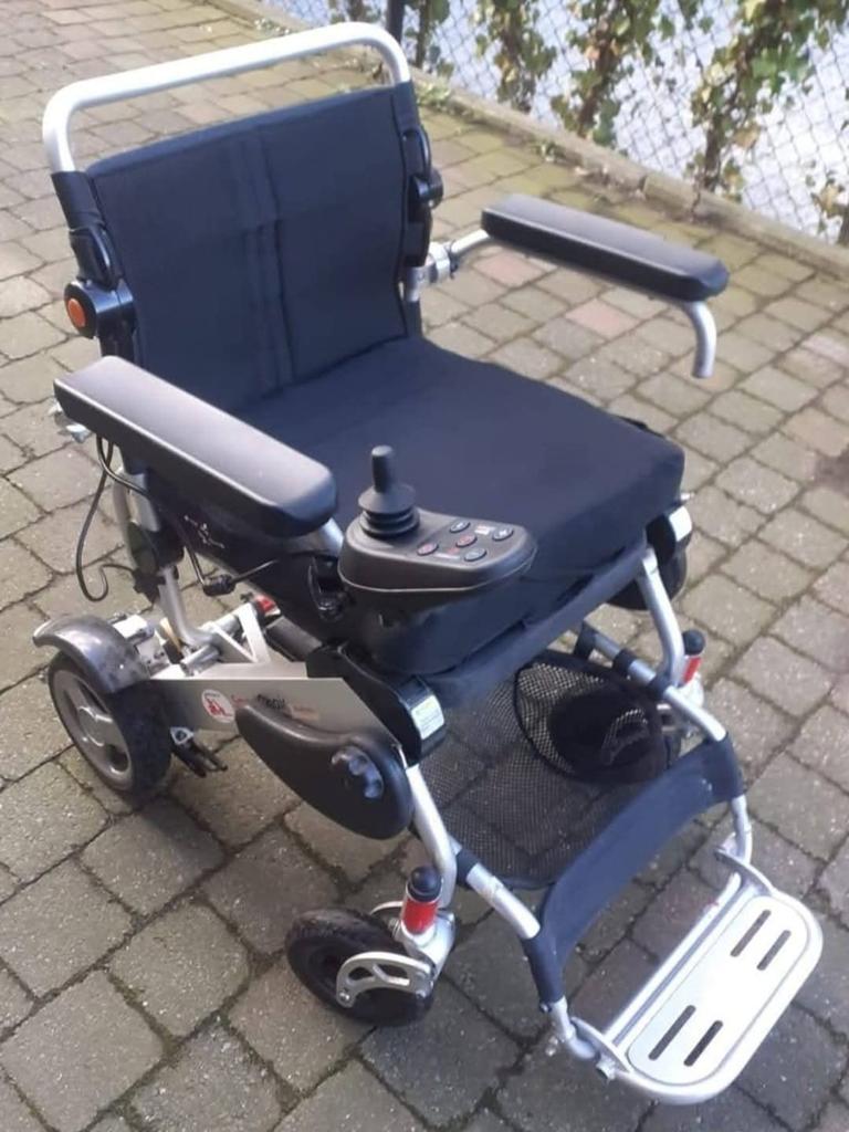 Elektrische rolstoel, Diversen, Ophalen, Inklapbaar, Zo goed als nieuw, Elektrische rolstoel