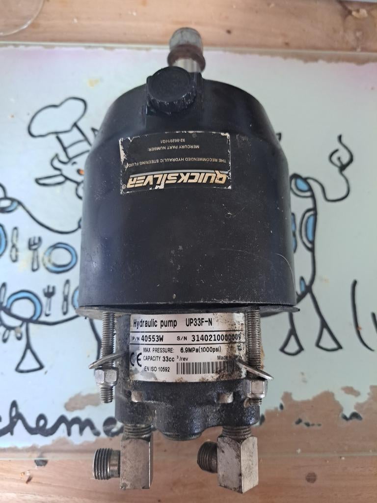 Quiksilver hydraulische motor voor de besturing van bootmoto, Ophalen of Verzenden