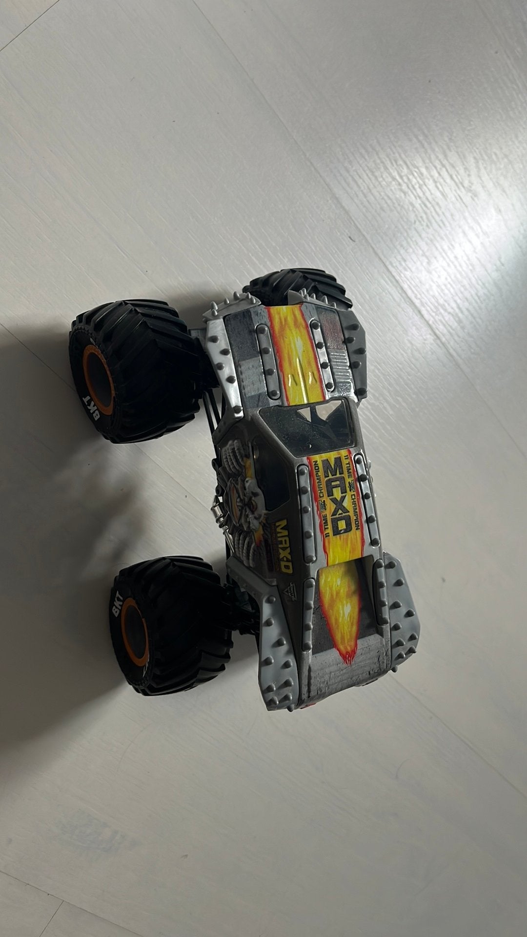 Mad max monstertruck groot, Hobby en Vrije tijd, Ophalen, Zo goed als nieuw