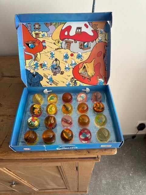 doos box collector les schtroumpfs Cora <match, Enlèvement ou Envoi, Comme neuf, Stroumpfs, Autres types