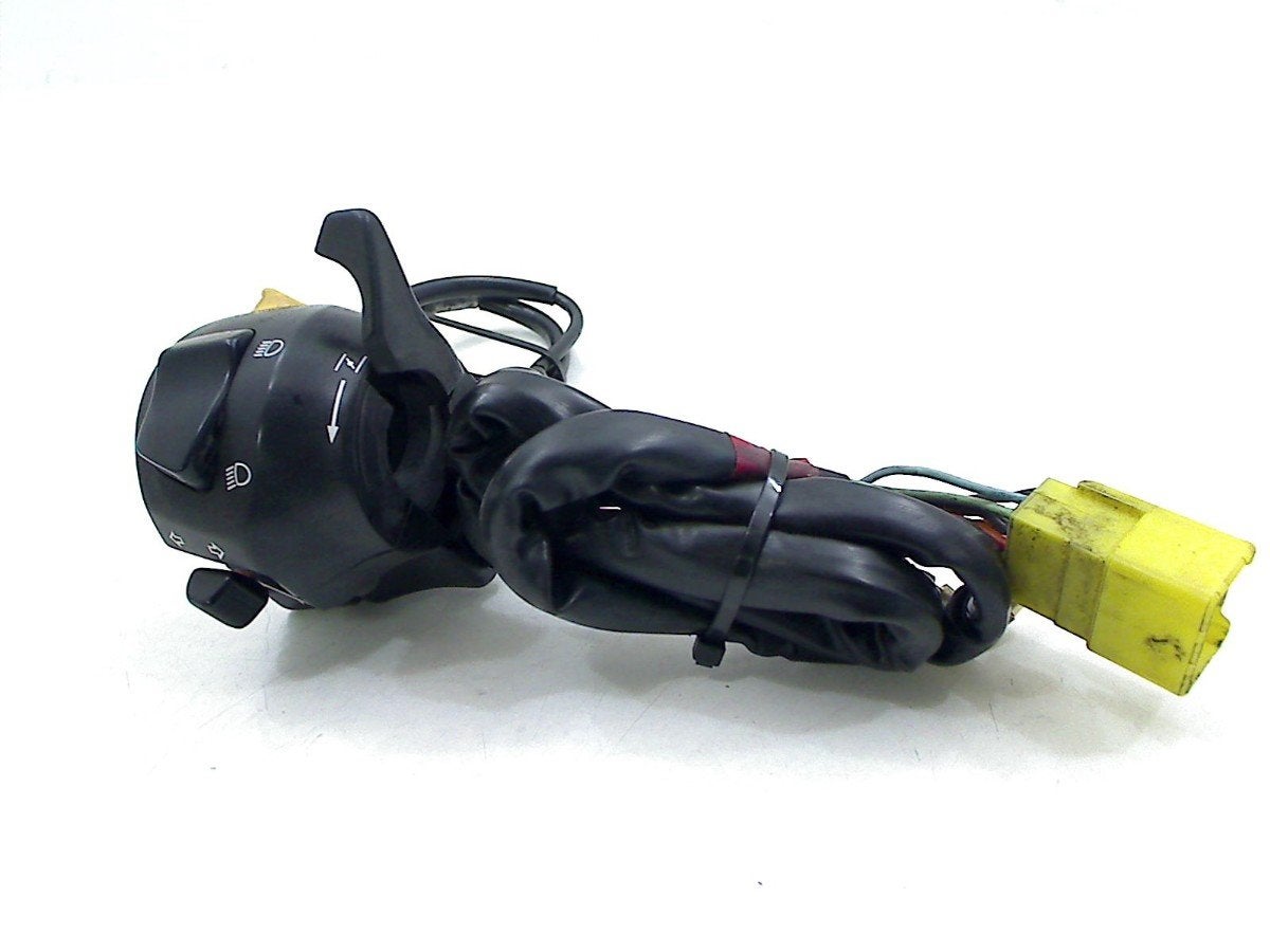 COMMUTATEUR GAUCHE Suzuki TL 1000 R 1998-2003 (TL1000R), Dhr. S. di Majo, Utilisé, Info@cama-motorparts.nl, P.J. Troelstraweg 8 8
3144 CX  MAASSLUIS, NL