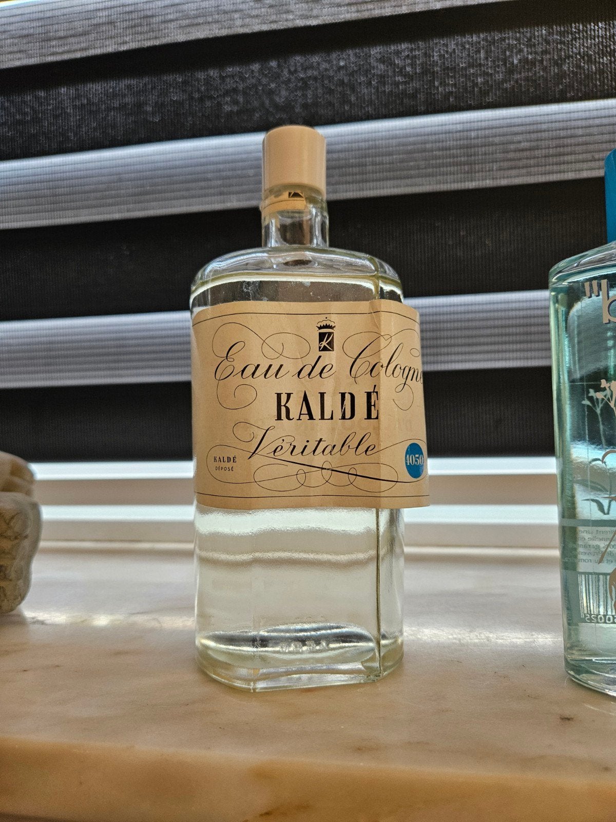 oude eau de cologne, Enlèvement