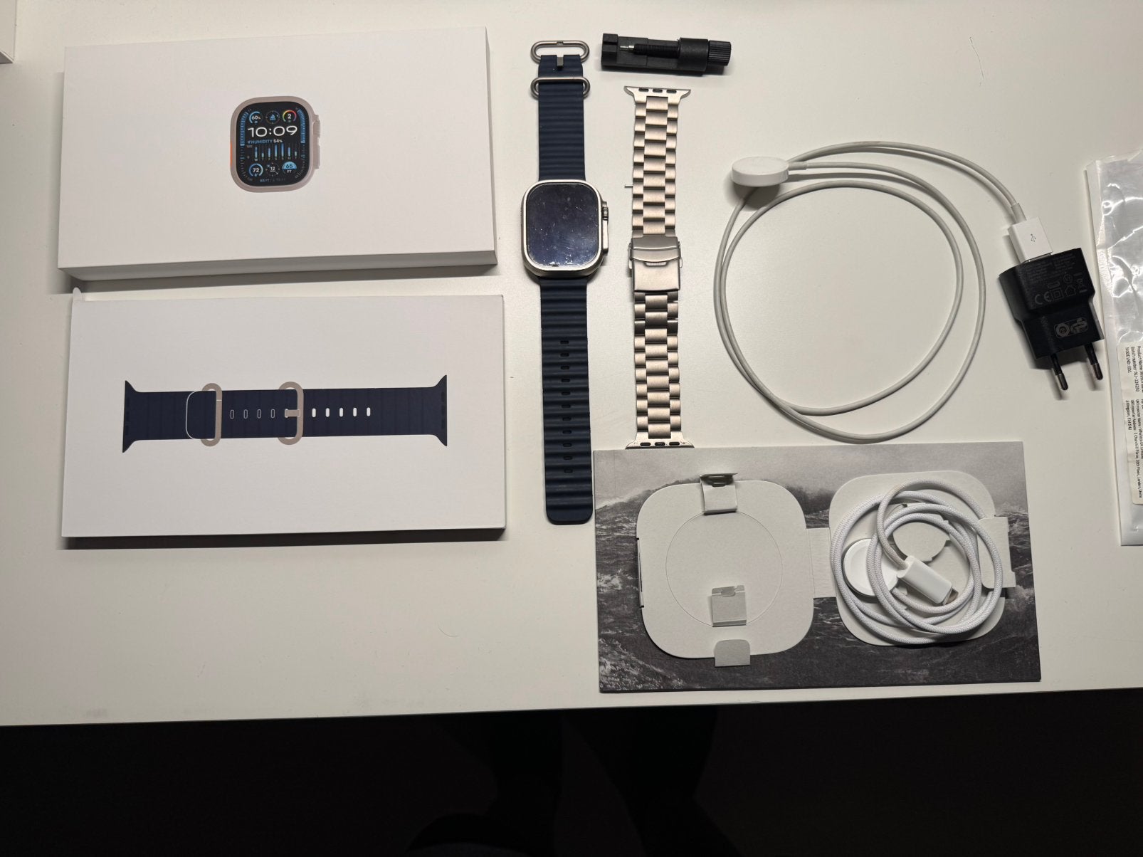 Apple watch ultra 2, Bijoux, Sacs & Beauté, Montres connectées, Étanche, Gris, Enlèvement ou Envoi, IOS