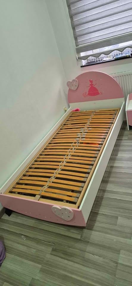 LIT PRINCESSE 1 PERSONNE AVEC SOMMIER ET MATELAS, Enlèvement, Comme neuf