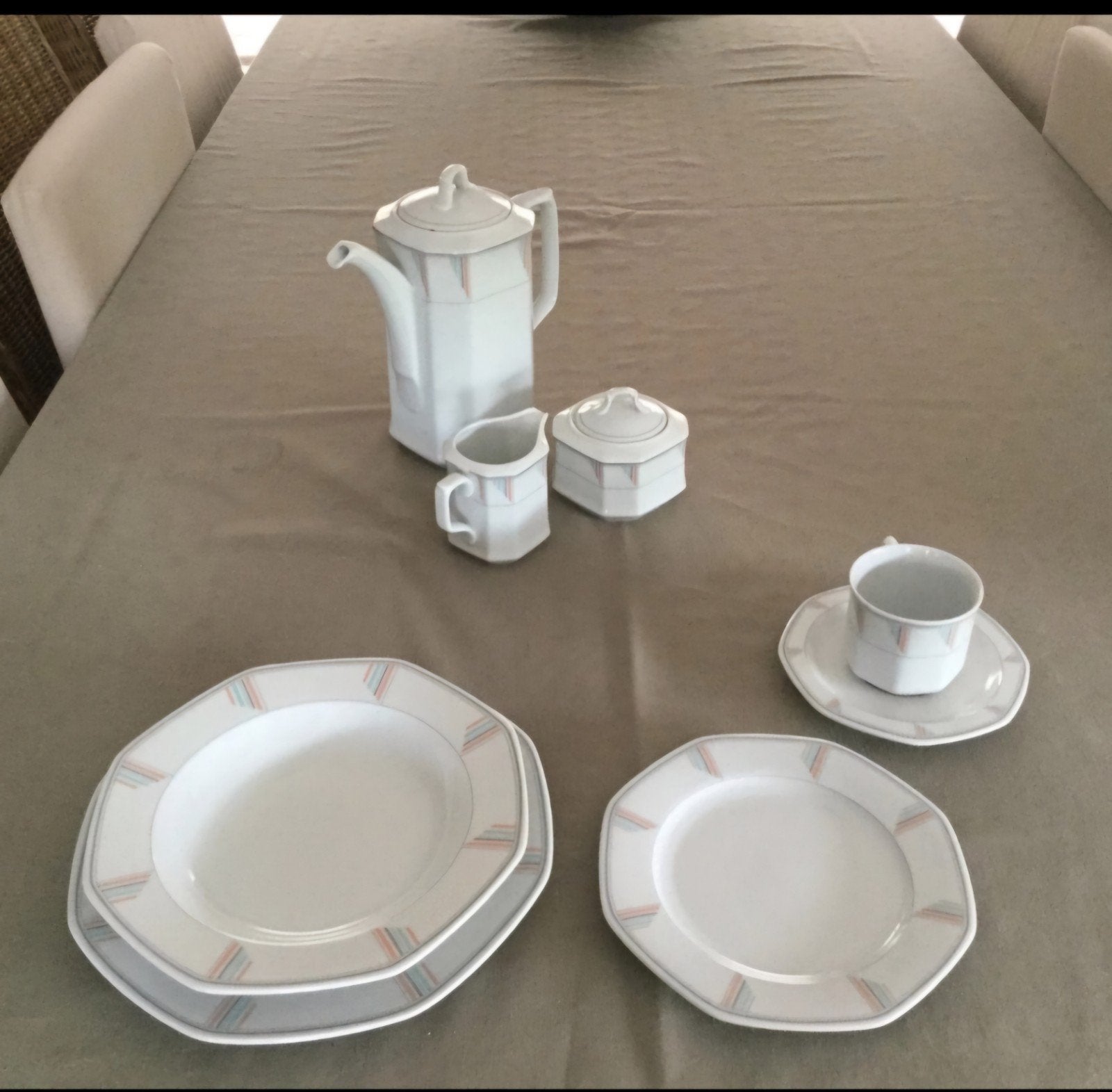 Eetservies, Huis en Inrichting, Keuken | Servies, Zo goed als nieuw, Compleet servies, Porselein, Ophalen