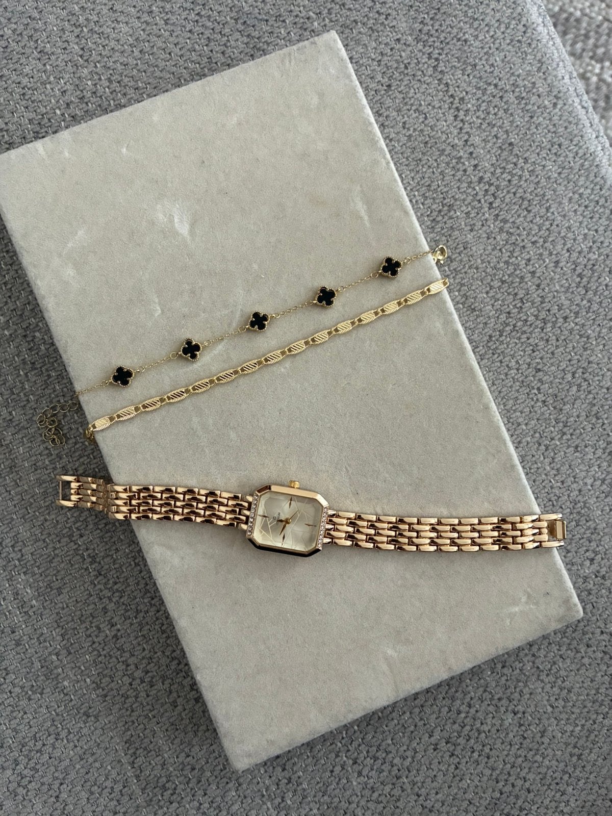 Women watch, Bijoux, Sacs & Beauté, Bracelets, Enlèvement ou Envoi, Comme neuf