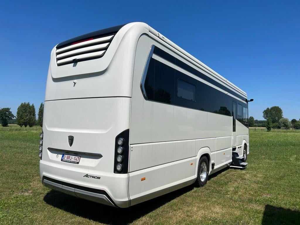 Morelo Grand Empire 110 GSO (slechts 3800 km - als nieuw), Caravans en Kamperen, Overige merken, 10 meter en meer, Diesel, Particulier