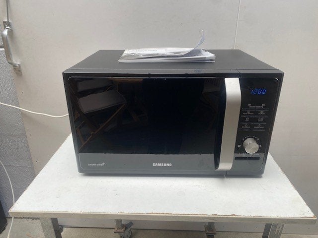 (80) Recente microgolf Samsung met grill functie., Ophalen, Zo goed als nieuw, Grill