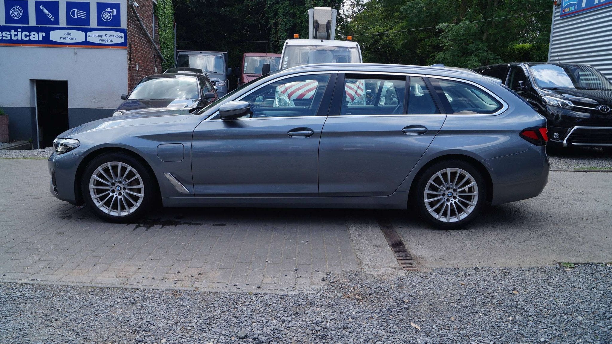 BMW 5 Serie 530 Touring 530eA PHEV (automatique), Autos, Cuir, Argent ou Gris, Entreprise, Noir