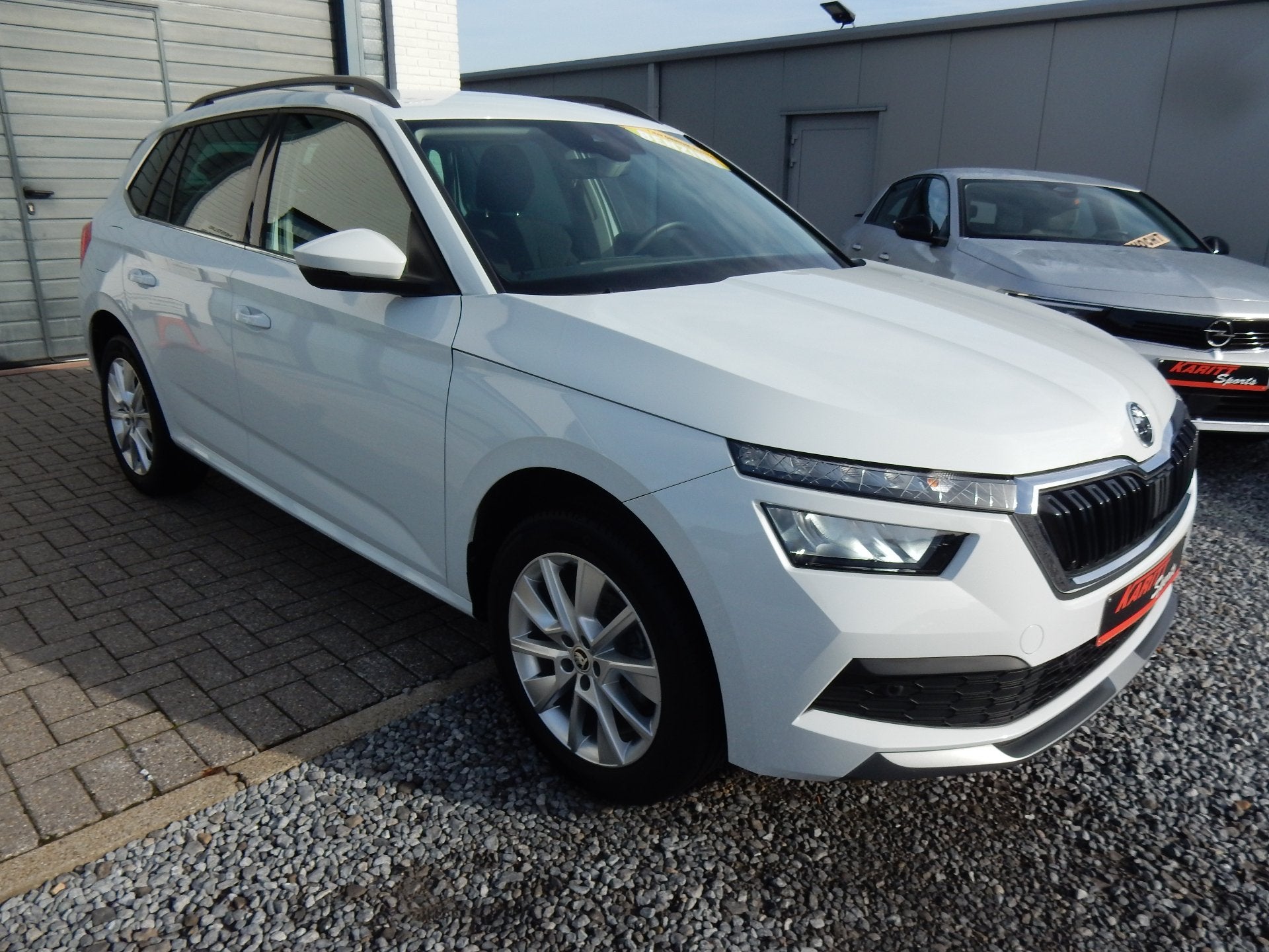 Skoda Kamiq 17.000km ! gps/camera/cruise /trekhaak/zetelwarm, Auto's, Skoda, Stof, Gebruikt, Overige kleuren, Bedrijf