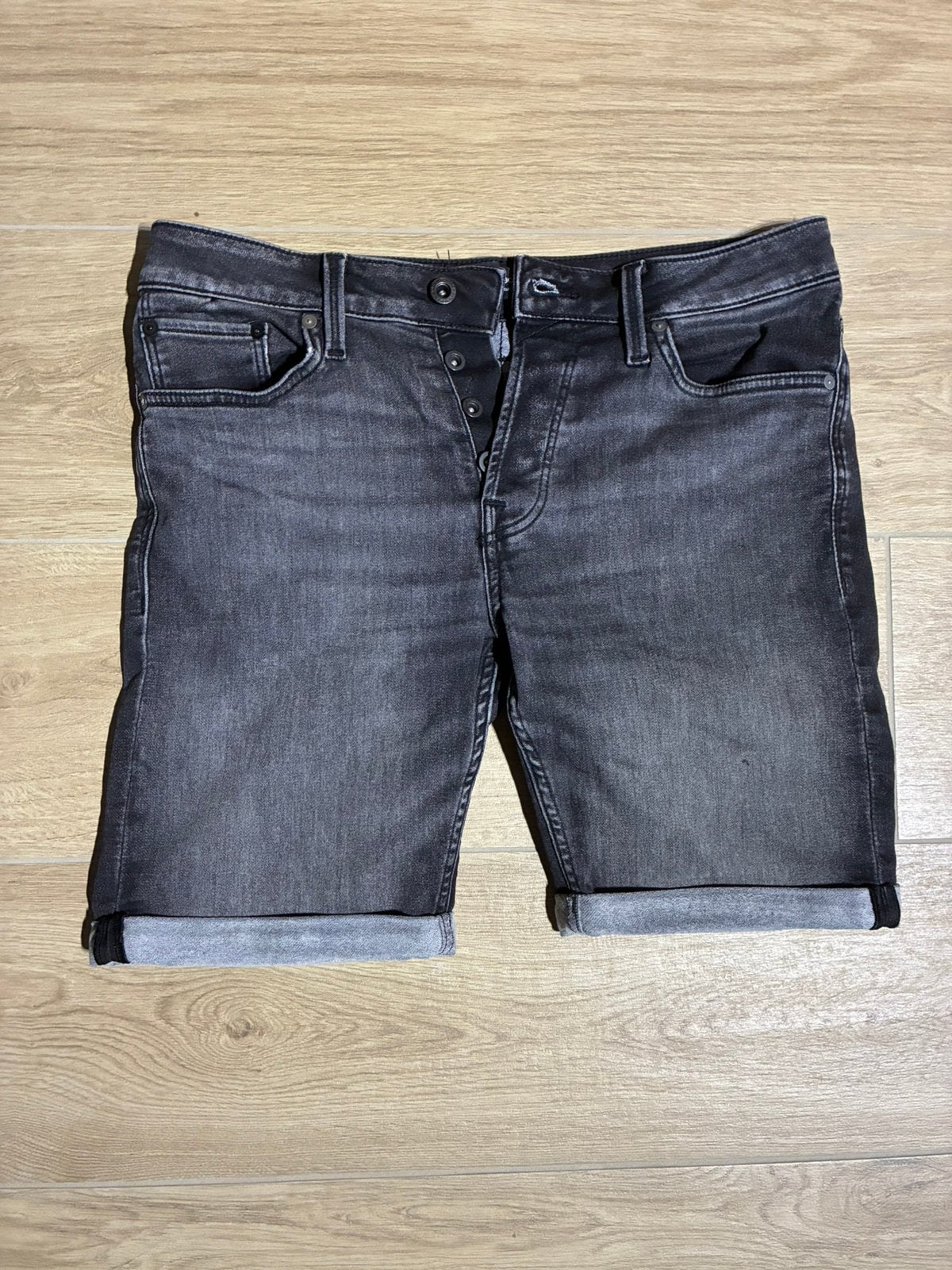 Jean court (coupe classique, taille S) - Jack & Jones, Enlèvement ou Envoi, Comme neuf, Noir, W32 (confection 46) ou plus petit