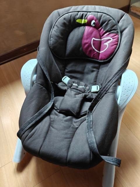 Baby relax stoeltje van het merk “Baby Confort”, Enfants & Bébés, Enlèvement, Comme neuf, Chaise rebondissante, Avec ceinture(s)