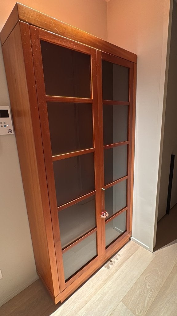 Malofancon vitrinekast in kersenhout, 205 cm hoog, Huis en Inrichting, Ophalen, Met deur(en), 100 tot 150 cm, 200 cm of meer