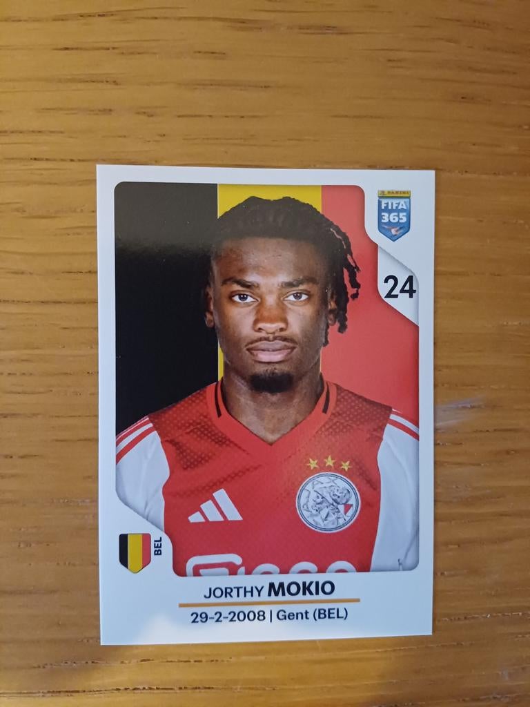 Panini Fifa 365 2026 Jorthy Mokio Ajax (Belgium), Verzenden