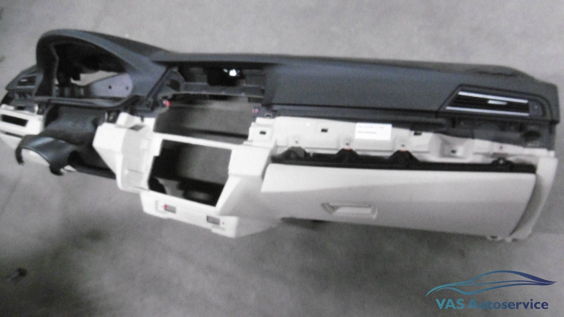 Dashboard BMW 5-serie F10-F11. zwart / oyster, Ophalen, Gebruikt, -, -