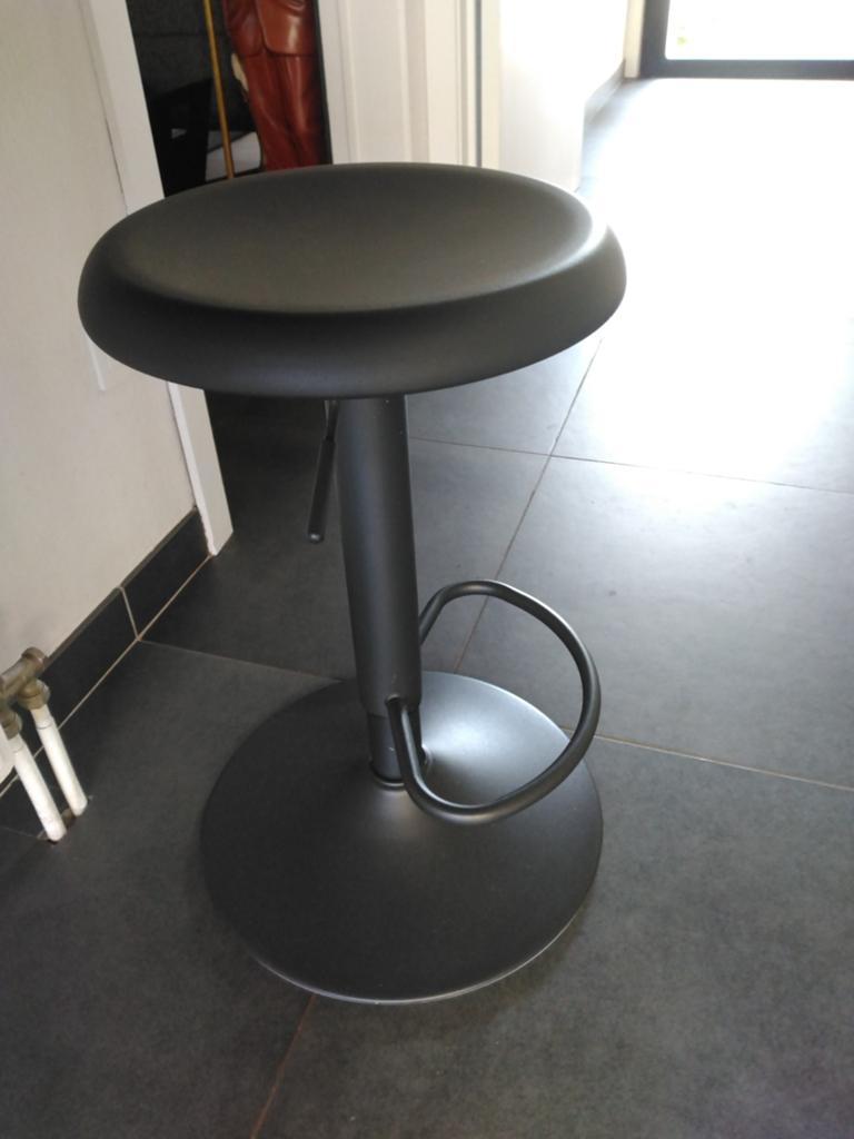 2 design barkrukken, Maison & Meubles, Tabourets de bar, Utilisé, 60 à 90 cm, Métal, 2 tabourets, Réglable en hauteur, Enlèvement