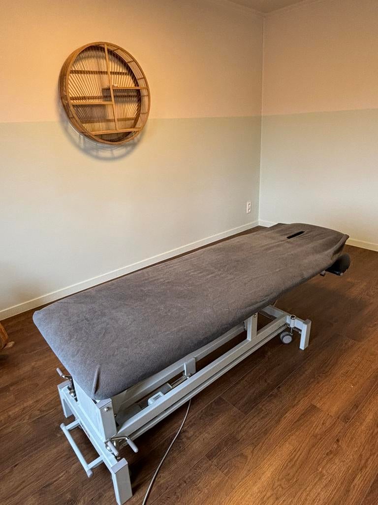 Elektrisch verstelbare behandeltafel, Ophalen, Gebruikt, Massagetafel
