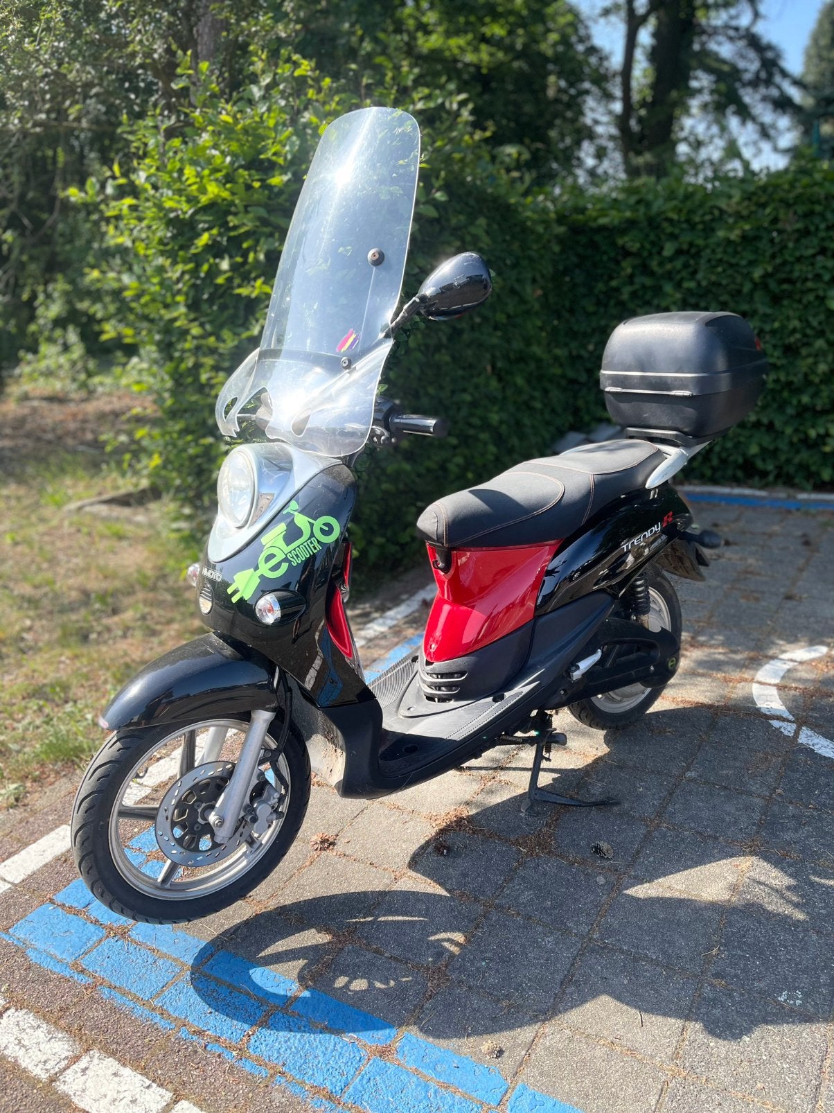 ELEKTRISCHE SCOOTER A KLASSE, Vélos & Vélomoteurs, Scooters | Aprilia, Enlèvement, Électrique