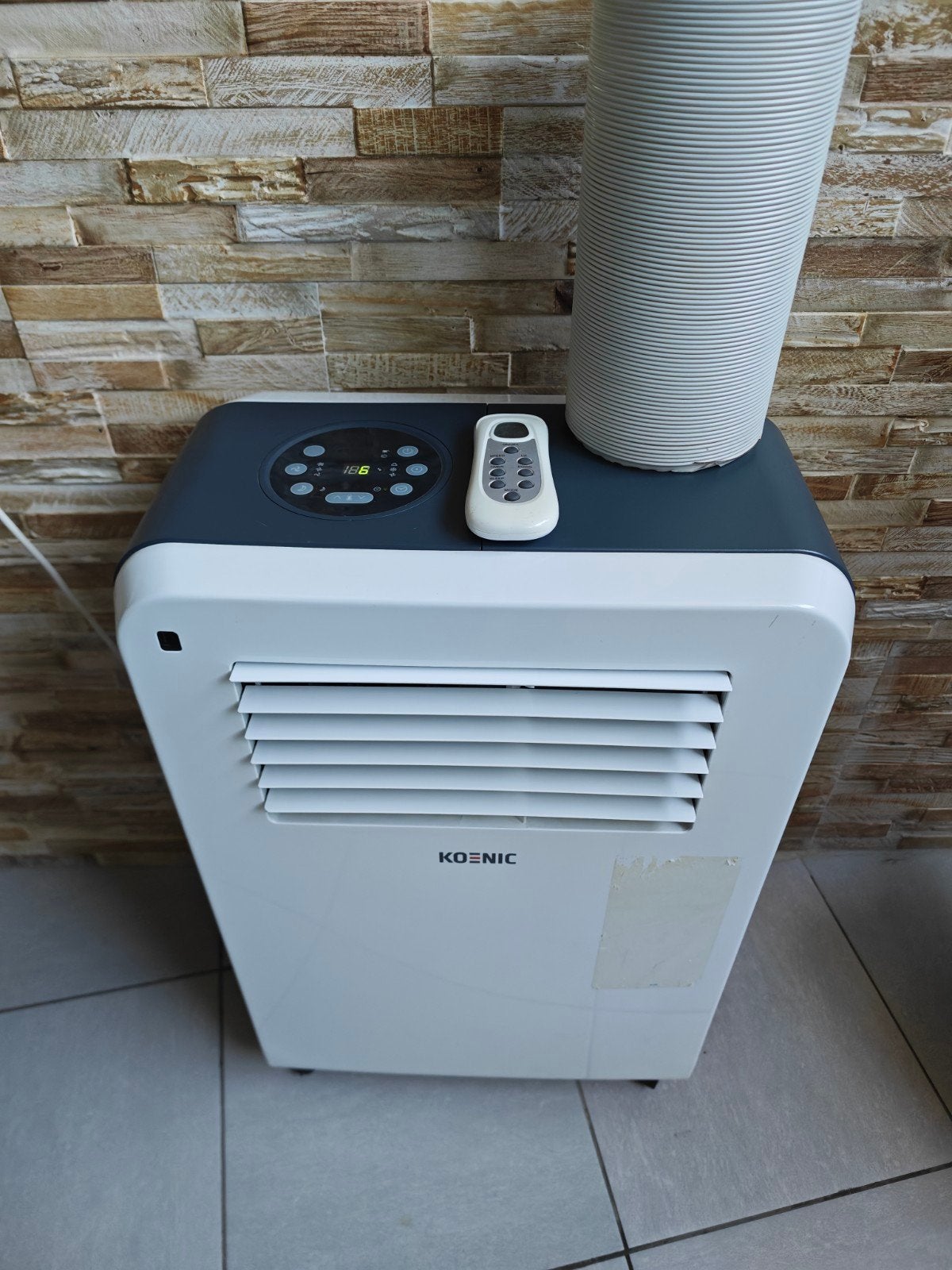 Mobiele airco 10000btu met raamafdichting  (weinig gebruikt), Elektronische apparatuur, Airco's, Mobiele airco, Ophalen