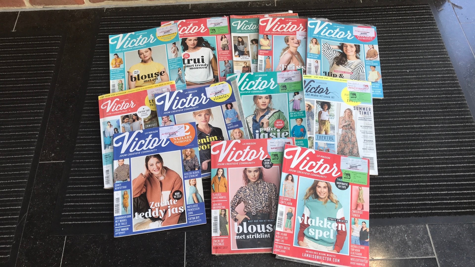 12 naaiboeken Victor 2022, Ophalen of Verzenden