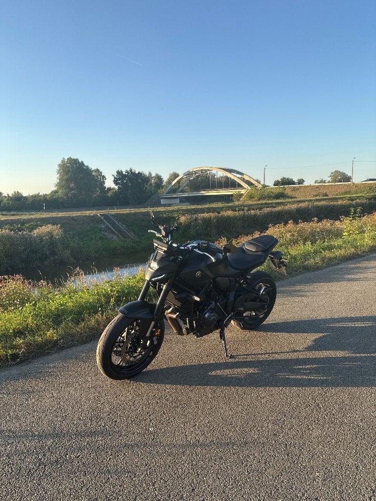 Yamaha MT-07 Pure Black 2025 te koop in uitstekende staat., 700 cc, 2 cilinders, Occasion, ABS